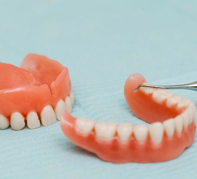 imagen de tratamiento de protesis dentales removibles en bermeo